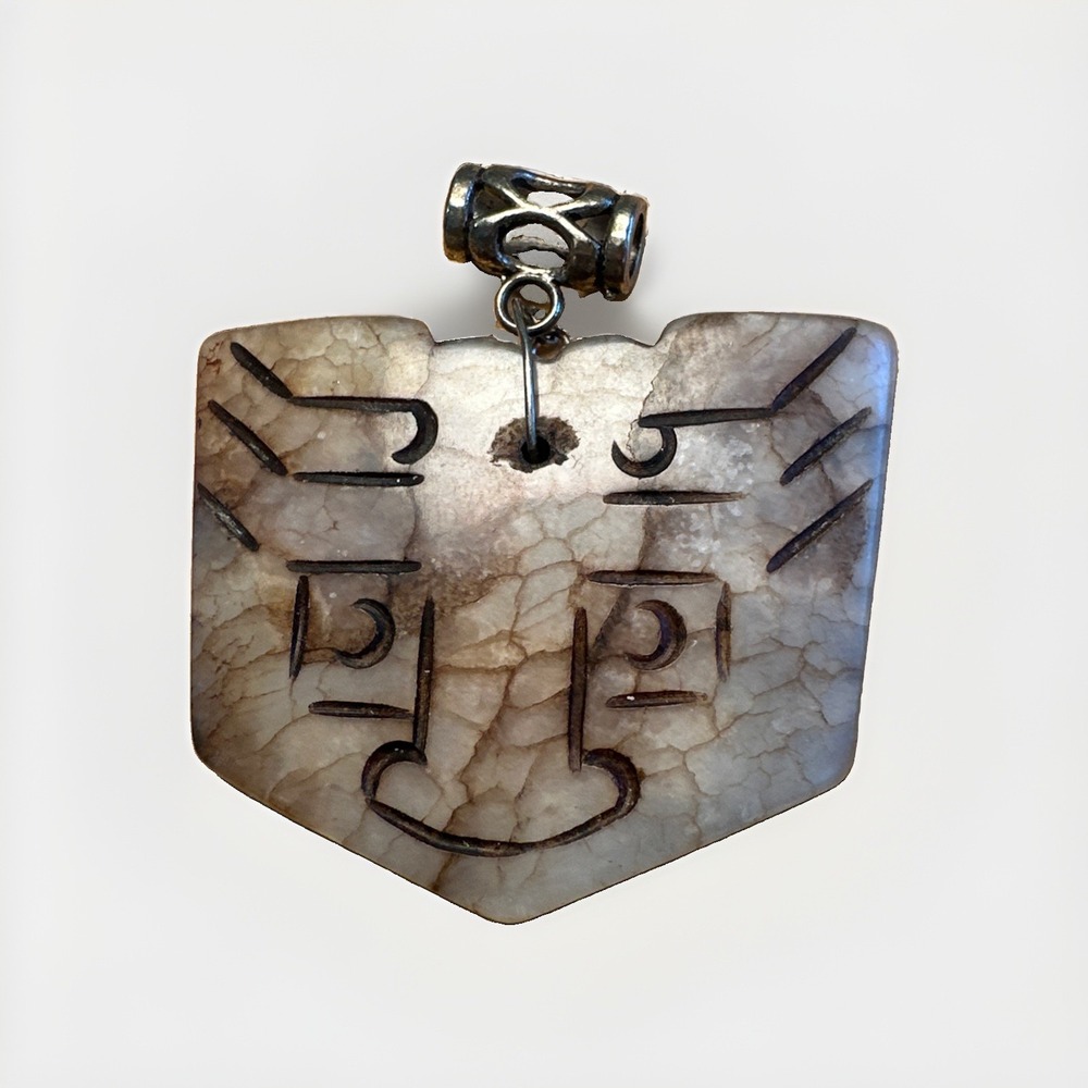 VTG Carved Face Totem Maskette Pendant Spiderweb Quartz Chert Stone Pagan Aztec